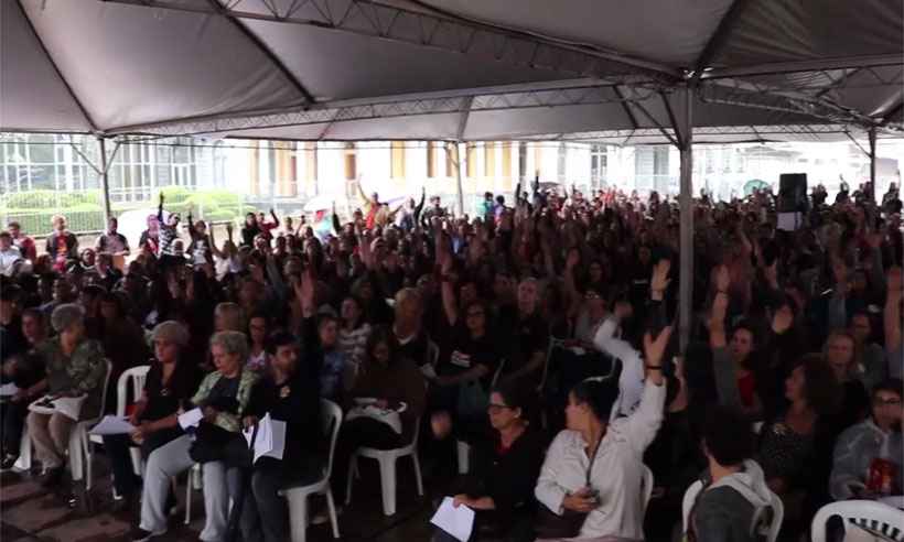 Professores da rede municipal decidem manter greve em BH - Sind-Rede/Divulgação