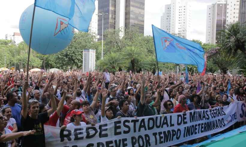 Professores decidem manter greve da rede estadual em Minas - Ísis Medeiros/Sind-UTE