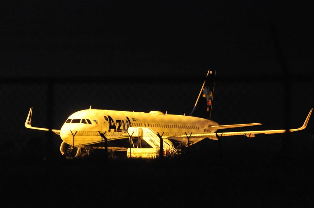 Copiloto de avião apresenta sintomas do coronavírus e aeronave é isolada - Marcos Vieira/EM/D.A Press