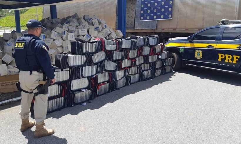 PRF apreende mais de uma tonelada de cocaína em carregamento de luvas cirúrgicas  - PRF/Divulgação
