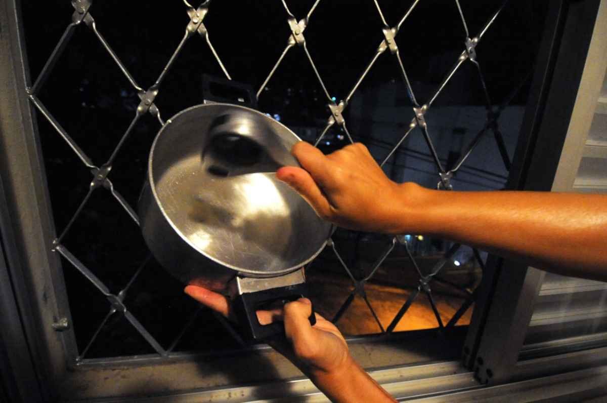 Belo Horizonte tem panelaço contra Bolsonaro pela segunda noite seguida; apoiadores respondem - Leandro Couri/EM/DA Press