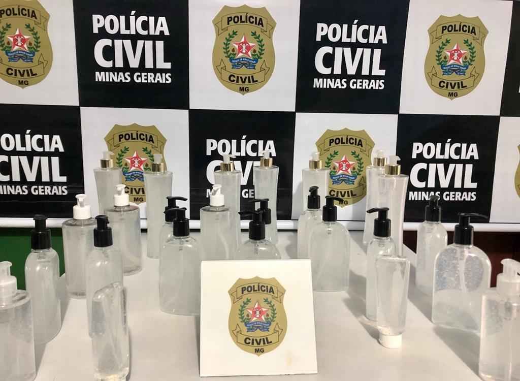 Polícia prende suspeito de vender álcool em gel de procedência duvidosa no Barreiro - Polícia Civil/Divulgação