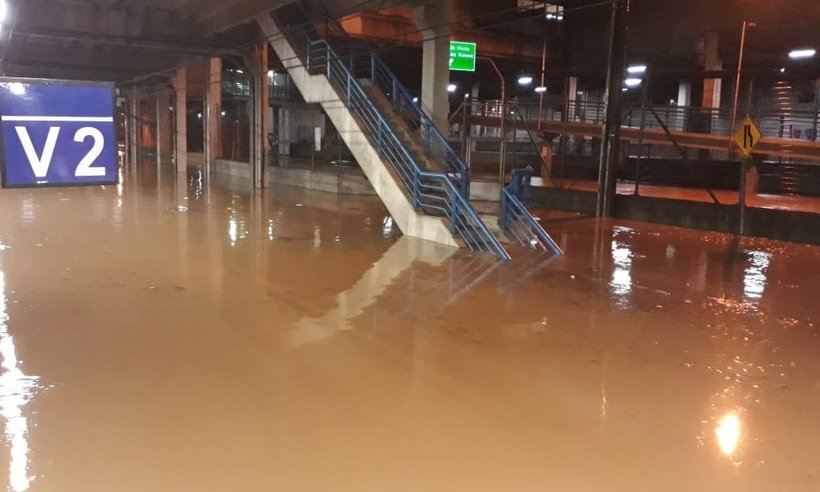 Chuva da madrugada em BH alaga Estação Vilarinho, em Venda Nova   - Metrô BH/Twitter 