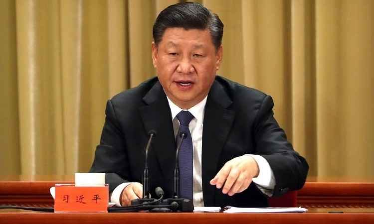 Brasileiro processa presidente chinês e pede indenização de R$ 5 bilhões por coronavírus -  MARK SCHIEFELBEIN / AFP