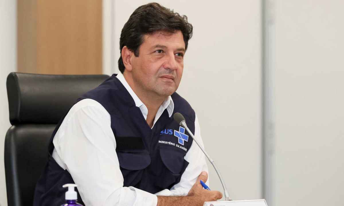 Ministro pede que profissional de saúde não se afaste do trabalho - Isac Nóbrega/PR