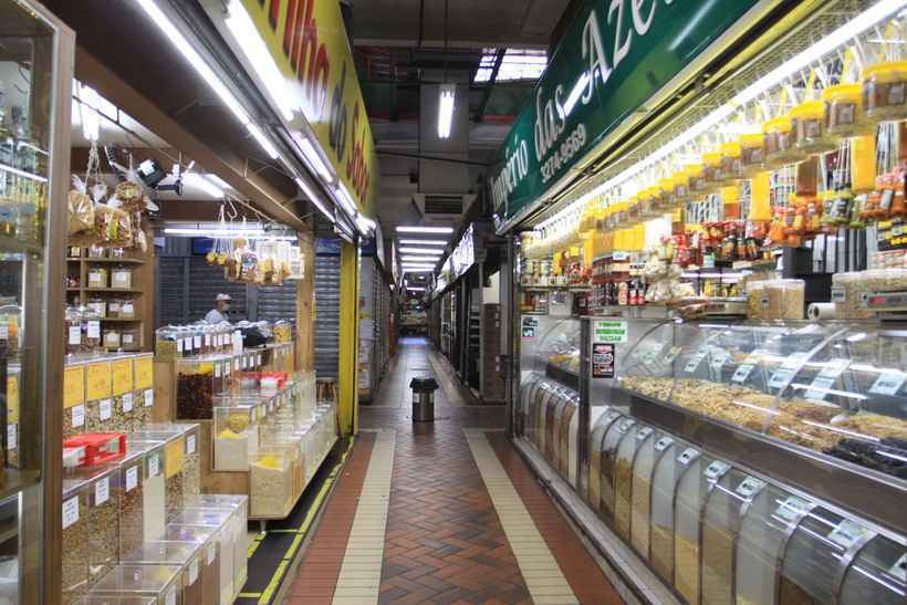 Às moscas, lojas do Mercado Central aderem ao delivery e demitem funcionários  - Edésio Ferreira/EM/D.A Press