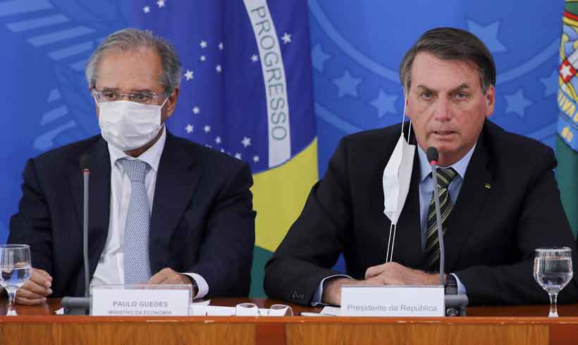 Bolsonaro diz que ofereceu e Paulo Guedes aceitou morar na Granja do Torto - Sergio LIMA / AFP