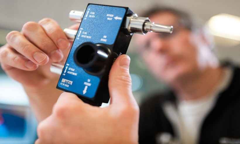 Mercedes cria respirador para pacientes com coronavírus - James Tye / University College London (UCL) / AFP