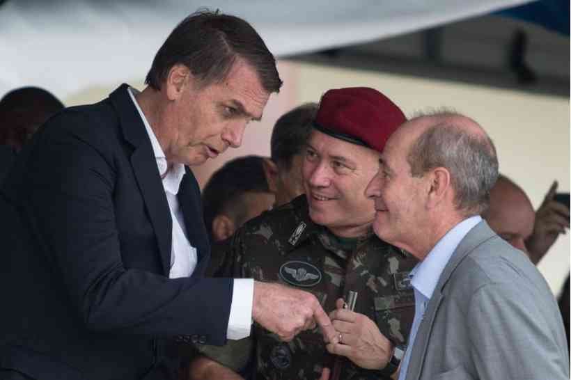 Bolsonaro transfere Comando de Artilharia do Exército para entorno do DF - Fernando Souza/AFP
