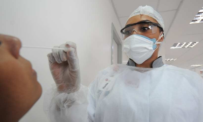 Microbiologista é contra o uso de máscaras 'caseiras' por profissionais da saúde - Leandro Couri/EM/D.A Press