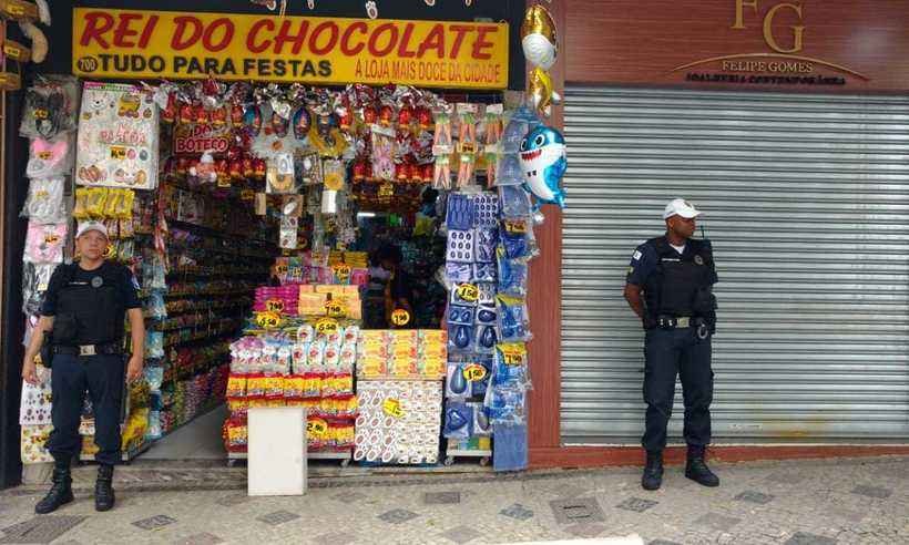 Guarda Municipal 'escolta' lojas de chocolate em BH - Guarda Municipal de BH/Divulgação
