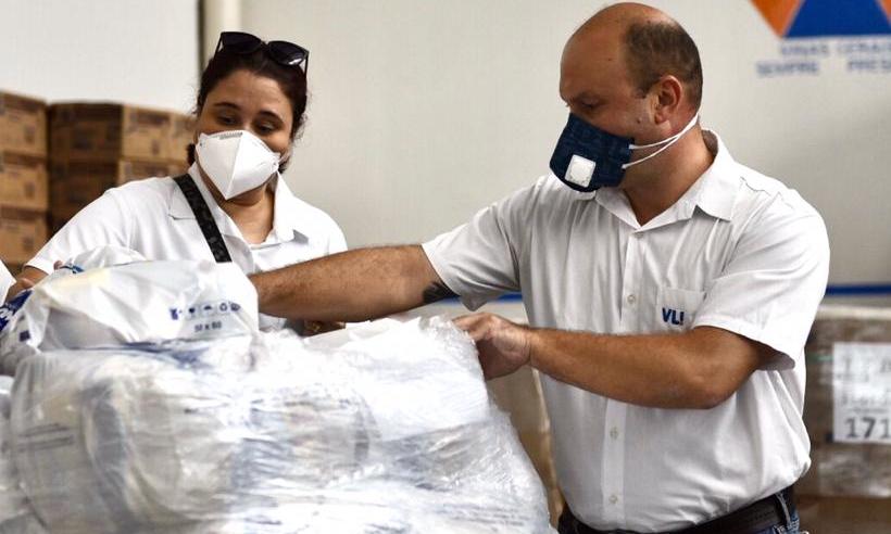 Coronavírus: Defesa Civil de MG recebe doação de máscaras e cestas básicas - Divulgação/VLI