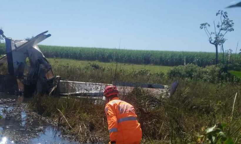 Avião pulverizador cai e piloto morre no Triângulo Mineiro - CBMMG/ Divulgação 