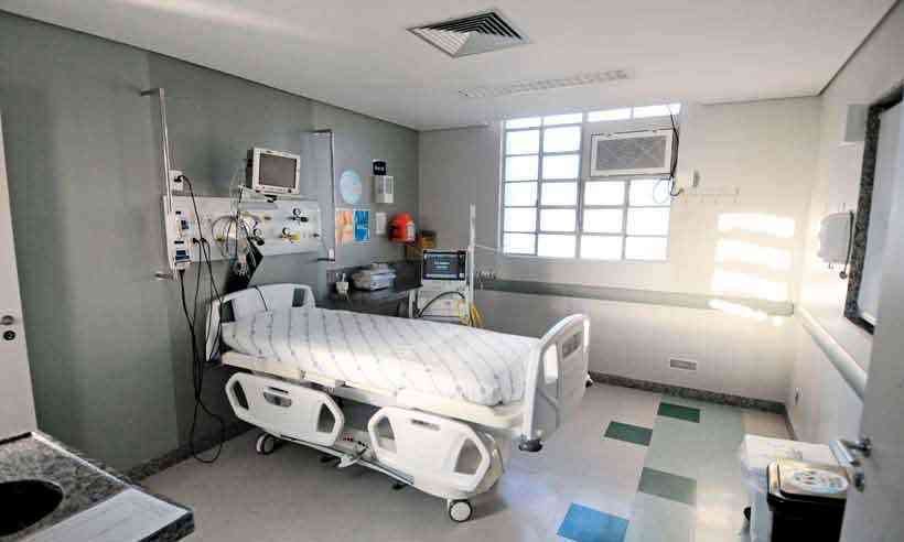 Se pico de COVID-19 ocorresse hoje, metade dos pacientes graves ficaria sem vaga em UTI - Túlio Santos/EM/D.A Press