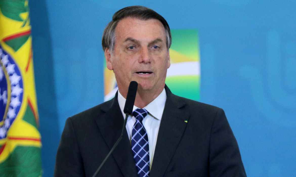 Bolsonaro compartilha vídeo em que dirigente da CNC diz que estados fazem chantagem - Reprodução/Agência Brasil