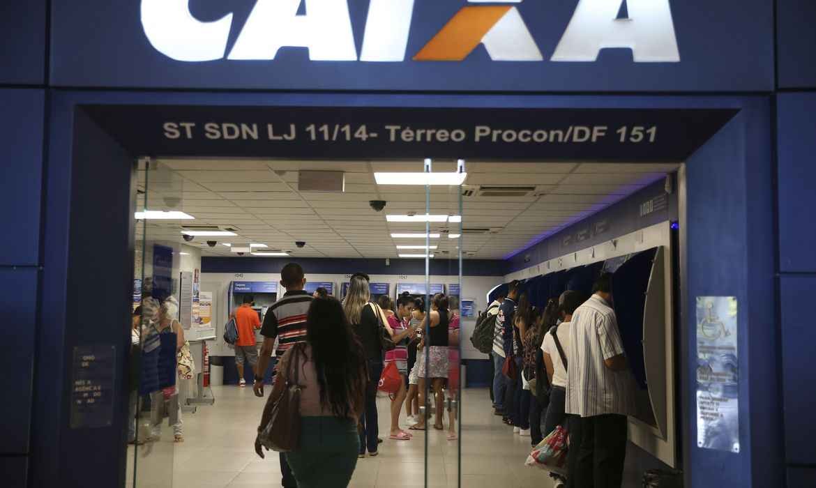Procuradora cobra da Caixa explicações sobre recusa de pedidos de auxílio - José Cruz/Agência Brasil