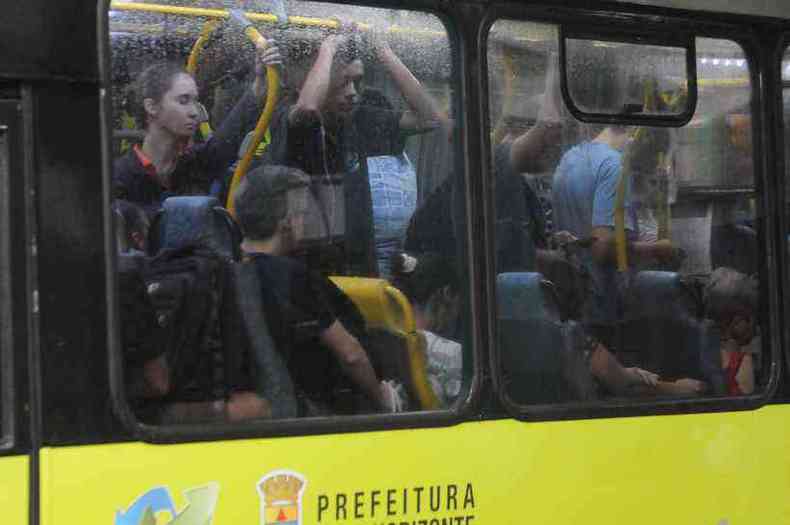Defensoria recomenda que PBH volte a autorizar passe livre para idosos durante horário de pico - Juarez Rodrigues/EM/D.A Press