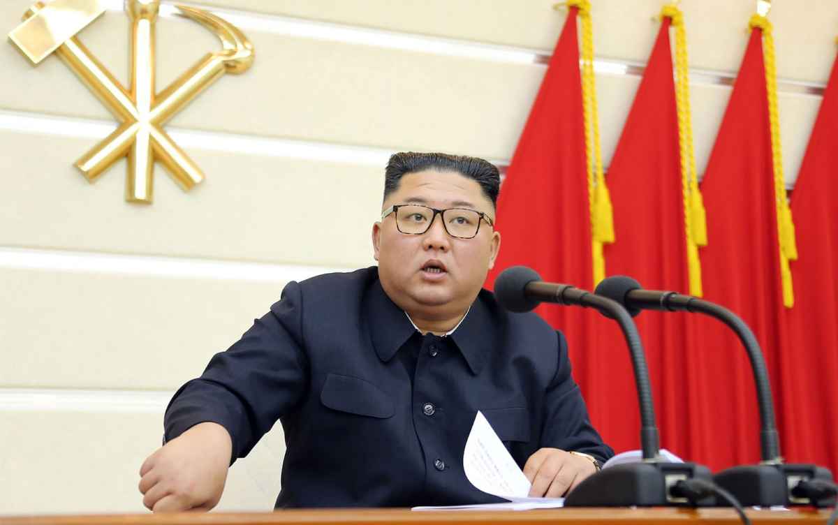 Líder da Coreia do Norte, Kim Jong-un estaria em estado grave após cirurgia - STR / KCNA / Via KNS / AFP Photo