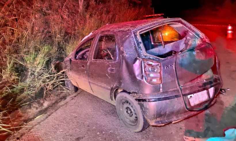 Mãe e filho morrem em acidente com carro conduzido por motorista sem CNH e com sinais de embriaguez - Divulgação/PMRv