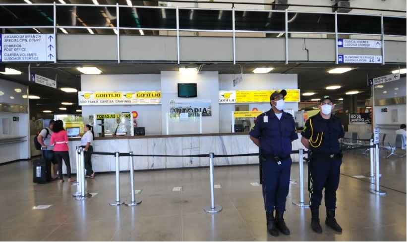 Policial reformado surta e destrói guichê da Gontijo na rodoviária de BH - Gladyston Rodrigues/EM/D.A Press