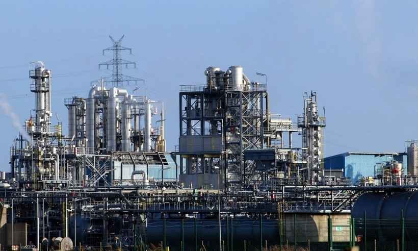 Confiança da indústria cai 39,5 pontos em abril ante março, diz prévia da FGV - PxHere