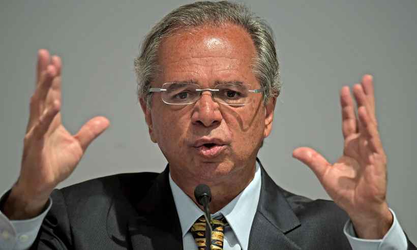 Paulo Guedes: corte de salários deve atingir 5 milhões de pessoas nesta quinta-feira - Carl de Souza/AFP