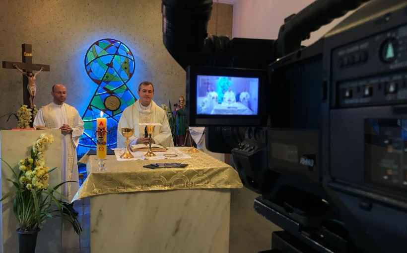 'Meios de comunicação permitem proximidade espiritual', diz bispo em missa - Thais Milani/Arquidiocese de BH/Divulgação