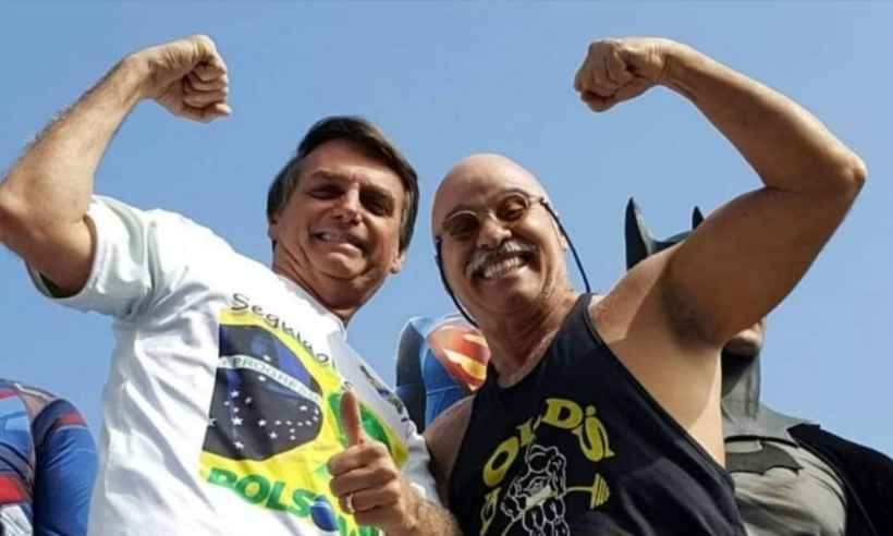 Humorista Paulo Cintura grava vídeo na rampa do Planalto: "Bolsonaro é o que interessa! O resto não tem pressa!" - Reprodução