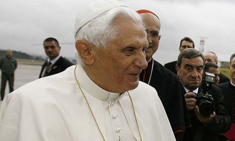 Bento XVI compara casamento gay ao "anticristo" - Wikipedia commons