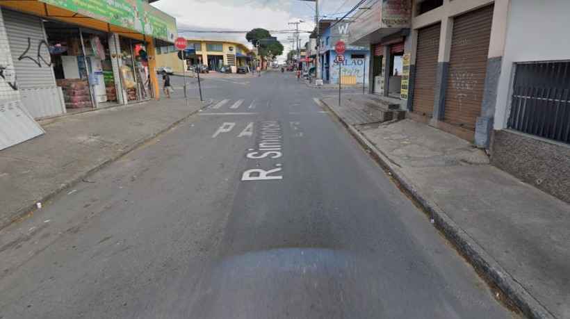 Jovem morre atropelado ao correr atrás de pipa em Contagem - Reprodução/Google Street View