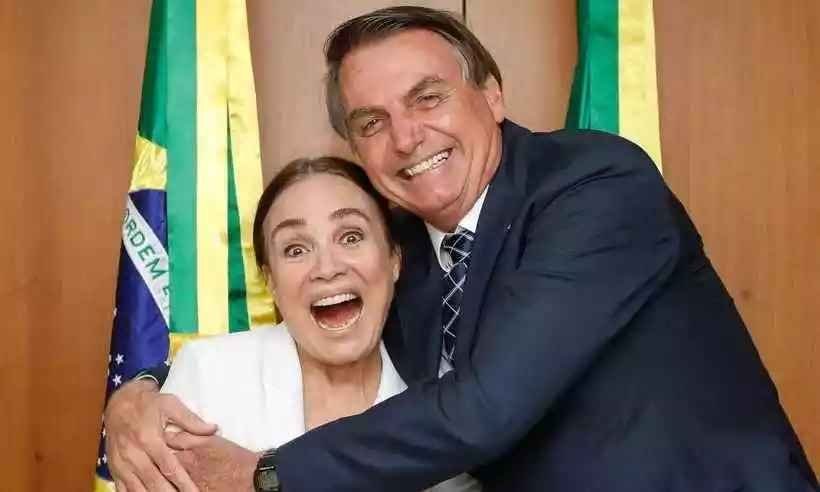 Regina Duarte: 'COVID-19 está trazendo morbidez insuportável'  - Carolina Antunes/Presidência da República