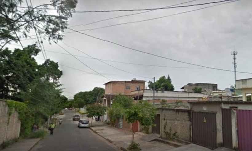 Homem tem ataque de fúria, ameaça matar a mãe e acaba morto pela PM - Google Street View/ Reprodução
