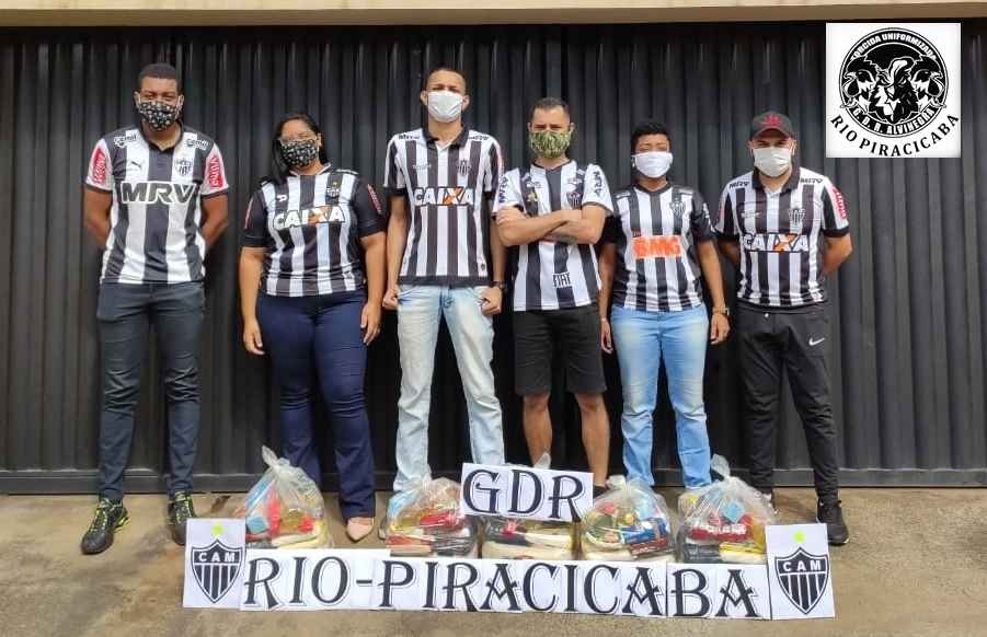Torcida do Galo doa uma tonelada de alimentos - Torcida GDR/Divulgação