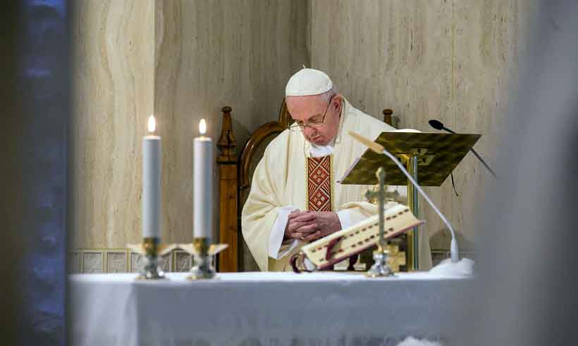 Alô! Quem fala? Oh! "Meu Deus, o papa" - Vatican Media/AFP