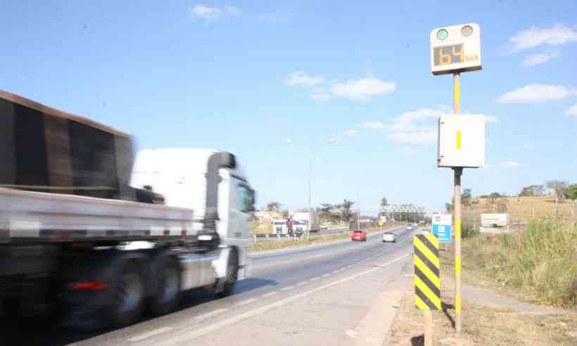 Novos radares entram em operação em rodovias mineiras - Edésio Ferreira/EM/D.A Press