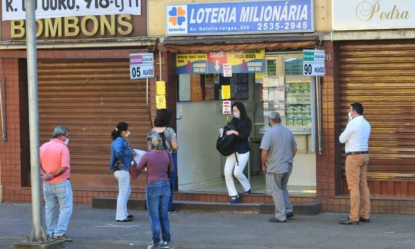 Sem acertadores, Mega-Sena acumula em R$ 90 milhões - Gladyston Rodrigues/ EM/ D.A Press