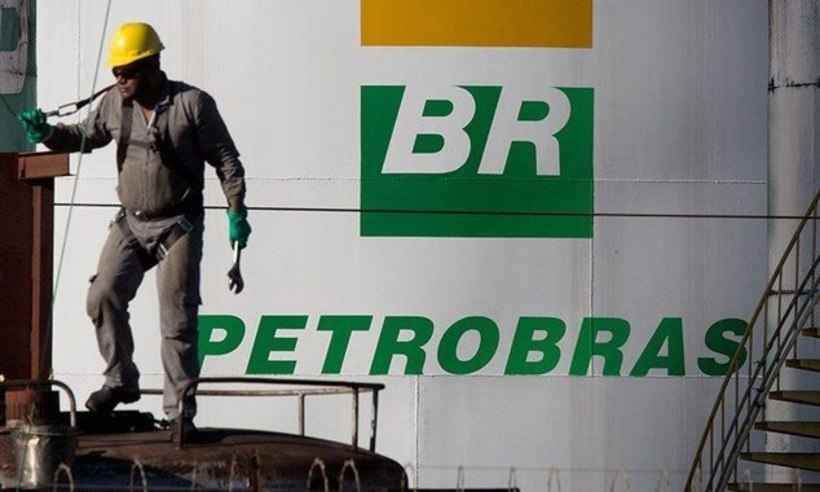 Petrobras anuncia alta de 8% do diesel; reajuste vale a partir desta terça-feira - Divulgação