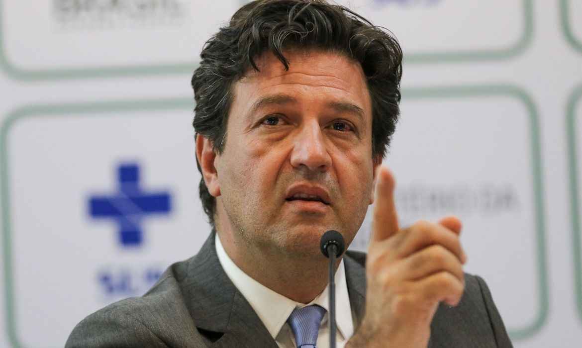 Mandetta: 'Quem é de direita usa cloroquina. Quem é de esquerda, tubaína. E quem é de juízo, escuta a medicina' - Reprodução/Agência Brasil