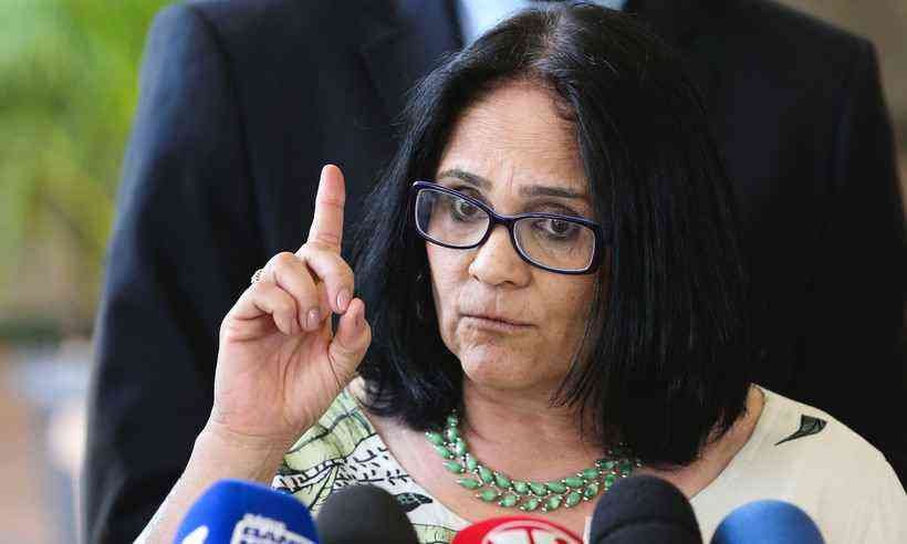 'Vamos pedir a prisão de governadores e prefeitos', afirma Damares em vídeo - Valter Campanato/Agência Brasil 