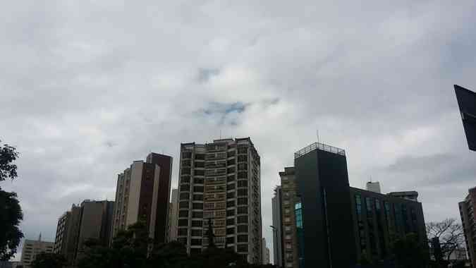 Belo Horizonte terá domingo nublado com possibilidade de chuva - Paulo Filgueiras / EM