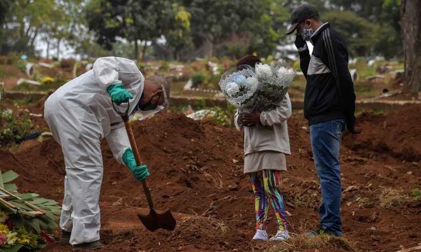 Brasil ultrapassa 22 mil mortes por COVID-19 - Nelson Almeida/AFP