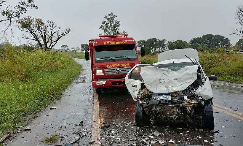 Três pessoas morrem em batida de frente na BR-452, próximo a Araxá - Divulgação/Corpo de Bombeiros Militar de Minas Gerais