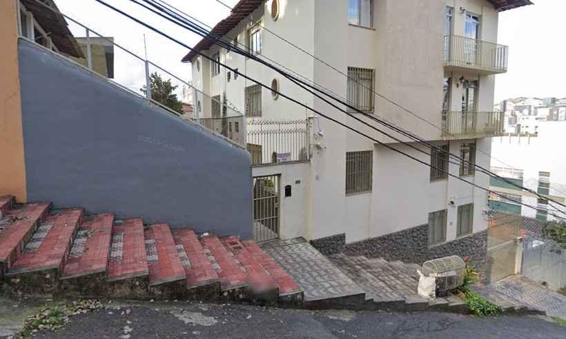 Após arrombamento em BH, homem finge estar dormindo, mas é 'acordado' pela PM - Reprodução/Google Street View