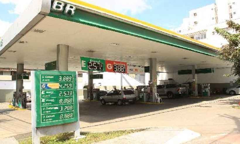 Preços dos combustíveis seguem em baixa na Região Sudeste em maio - Edesio Ferreira/EM/D.A Press 
