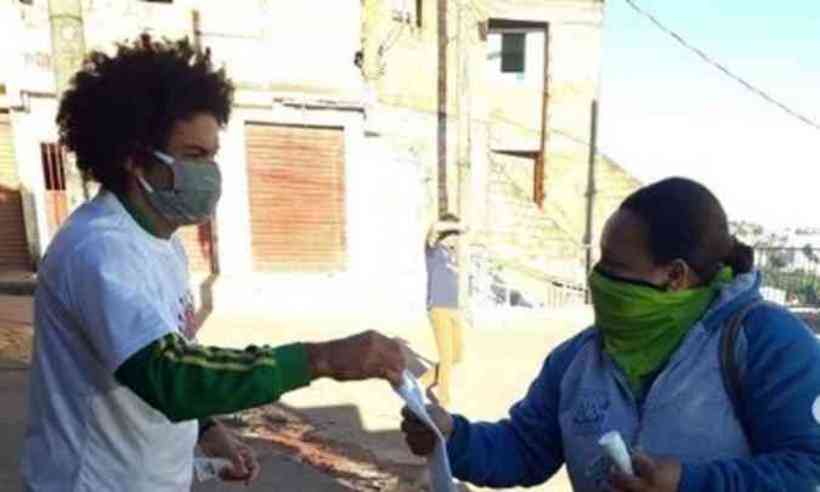 Caso de COVID-19 no Morro do Papagaio liga alerta nas comunidades - Júlio Fessô/Reprodução