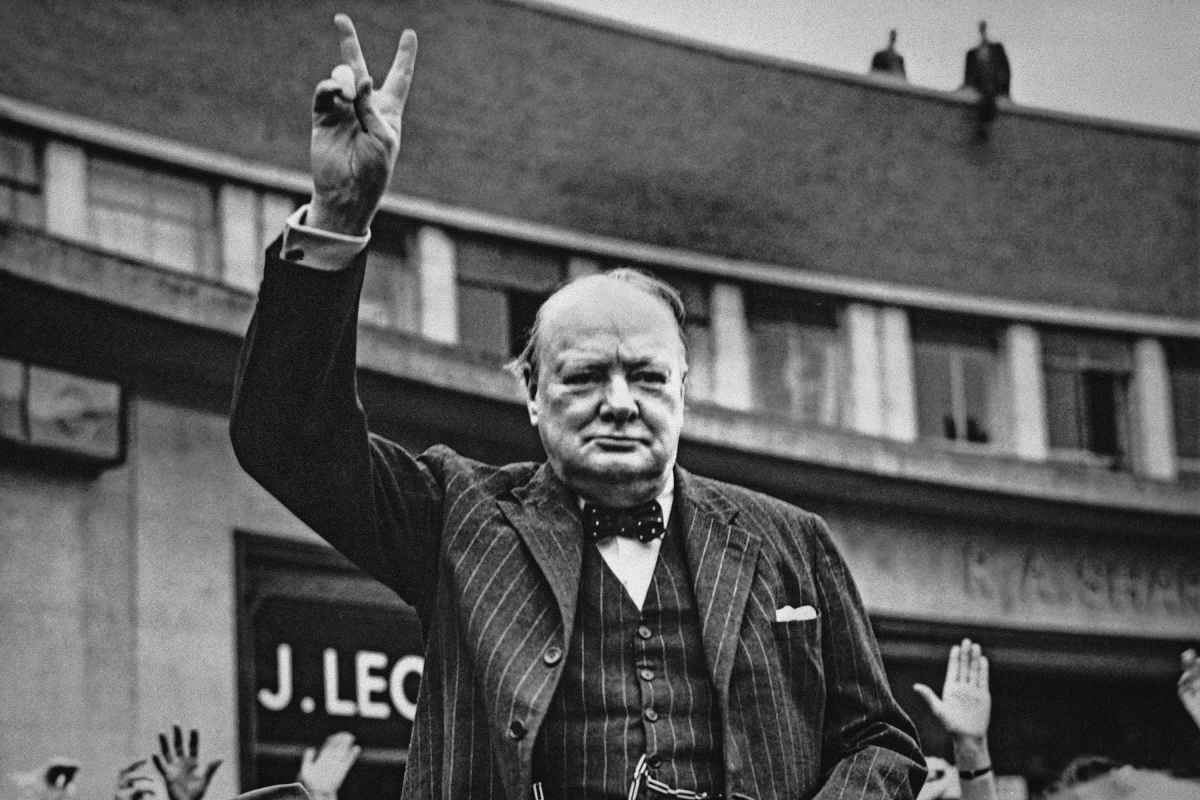 Fake News: Winston Churchill não disse frase sobre antifascistas compartilhada por Eduardo e Flávio Bolsonaro - Reprodução/AFP