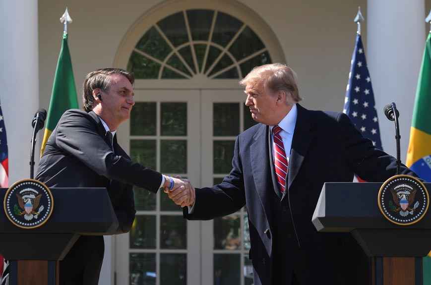 Bolsonaro agradeceu a Trump pelo envio de respiradores - Jim WATSON/AFP