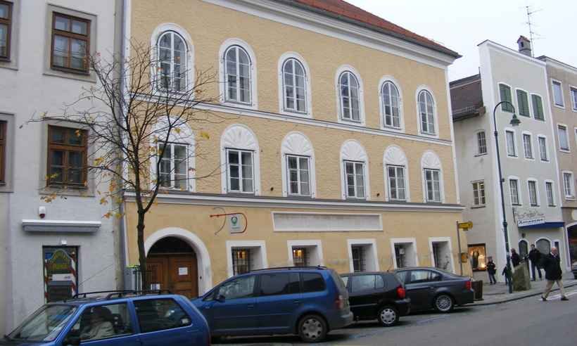 Casa onde Hitler nasceu vai virar delegacia de polícia - Wikimedia Commons