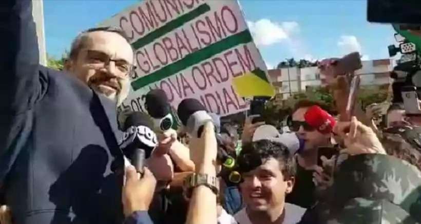 Weintraub se nega a responder perguntas e entrega informações por escrito - Sarah Teófilo/CB/D.A Press/Reprodução