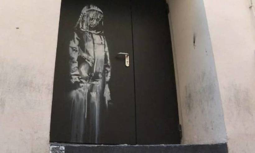 Porta roubada do Bataclan, alvo de atentado terrorista em Paris, é achada na Itália - Facebook/divulgação